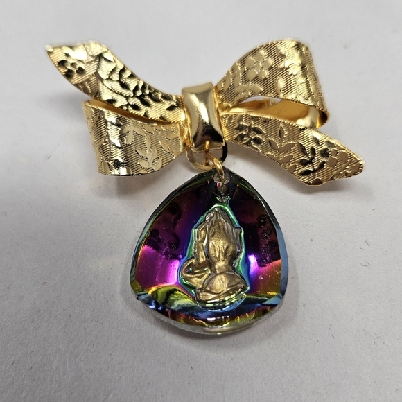 Vintage Iridescence Intaglio Praying Hands Brooch Pin Gold Tone - Picture 4 of 9